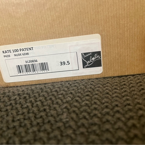 Christian Louboutin Kate Patent Leather heel, 2-3x barely worn - Picture 4 of 4